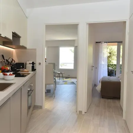 Au Port - Brand New Flat W 1 Bedroom, Balcony, Parking, Ac Apartmán